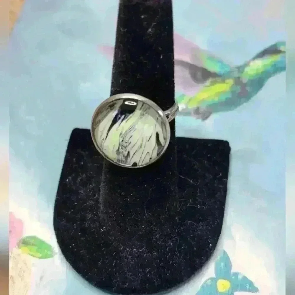 Green and black resin necklace and ring set